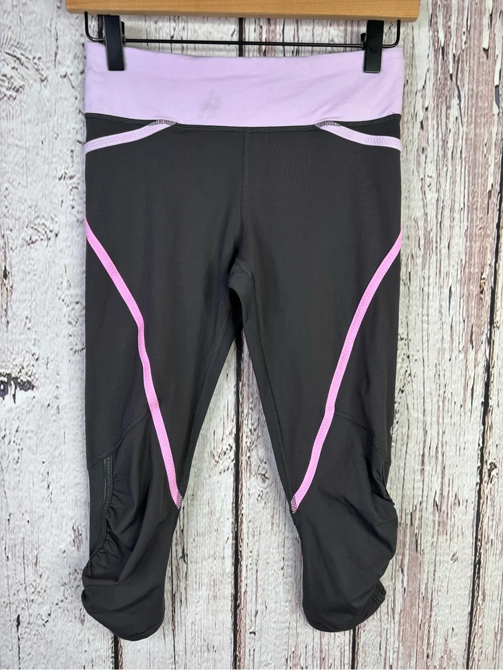 🍋Lululemon Run: Pace Crop Soot/Pretty Purple Size 4 Low Rise Run Tight Fit *Mark